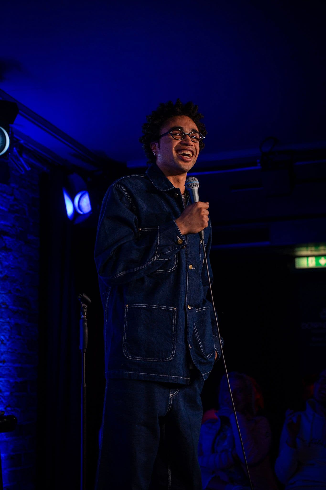 Freddy Ekue im Downstairs Comedy Club Berlin